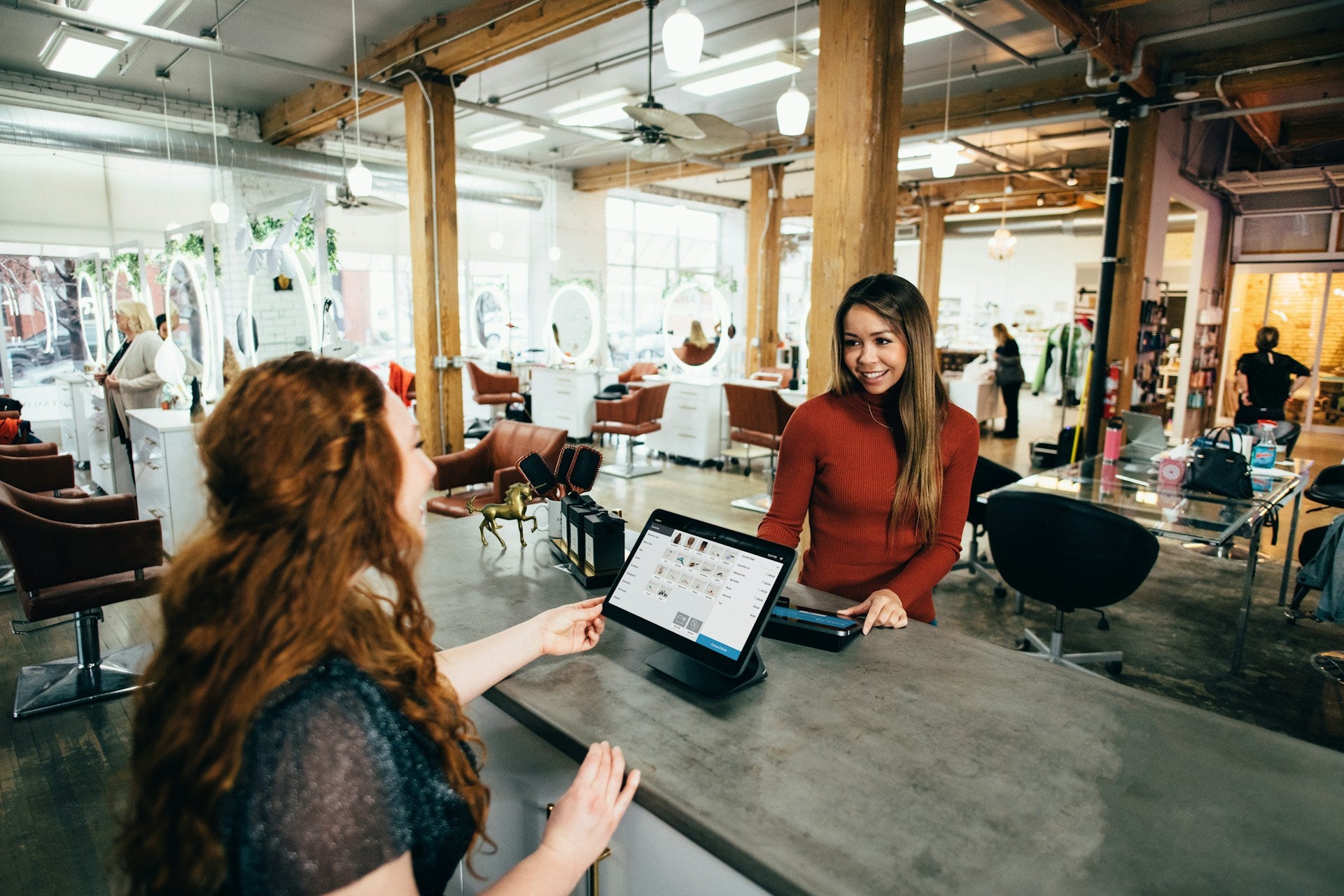 What's The Deal With "Old-Money Blonde": Can Stylists Predict the Economic Future?